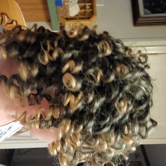 Spring curls Ombre black & brown wig. Bangs 15" curled 21" stretched syn… - Picture 3 of 16